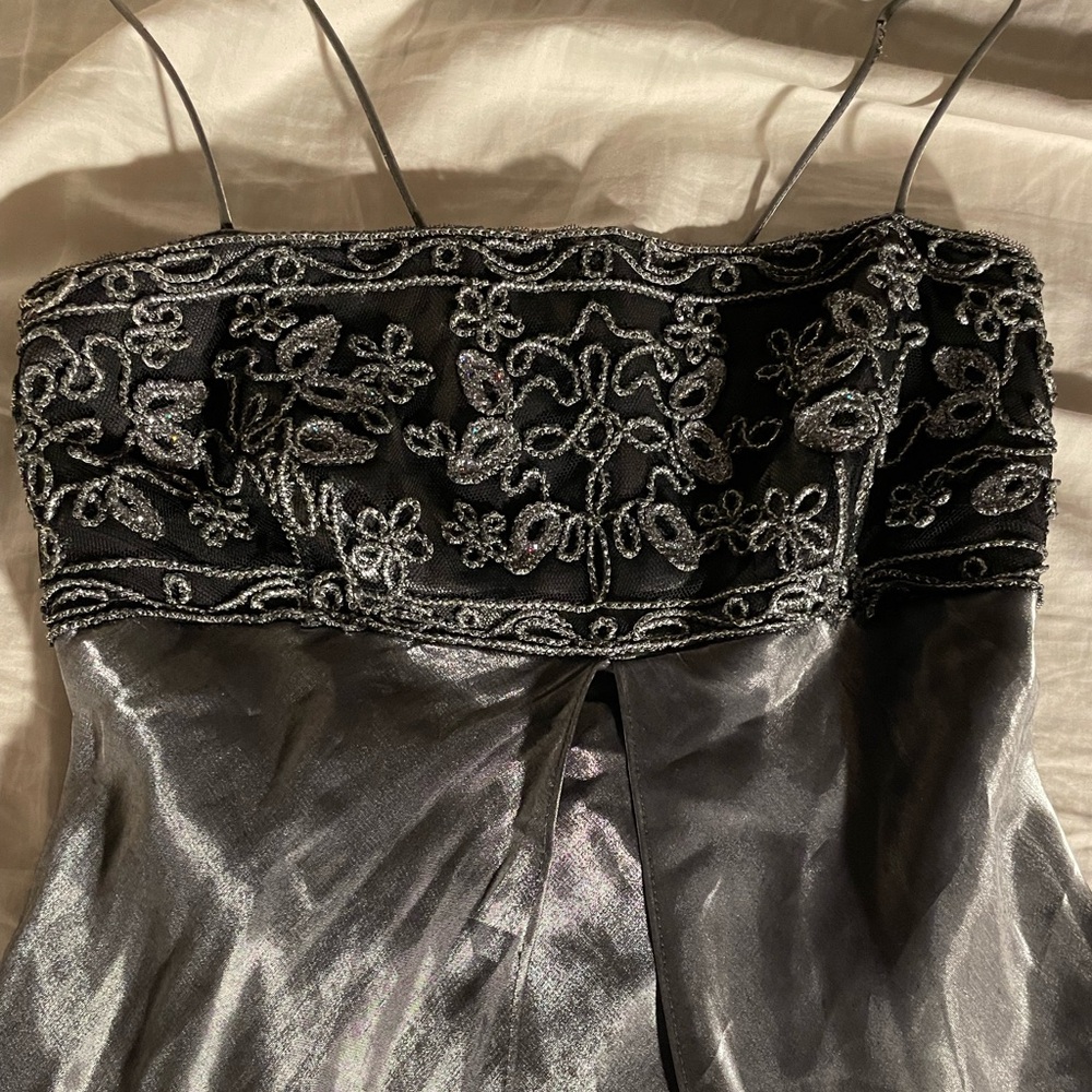 Vintage 90s/Y2K twilight core empire waist beaded silver prom dress!!